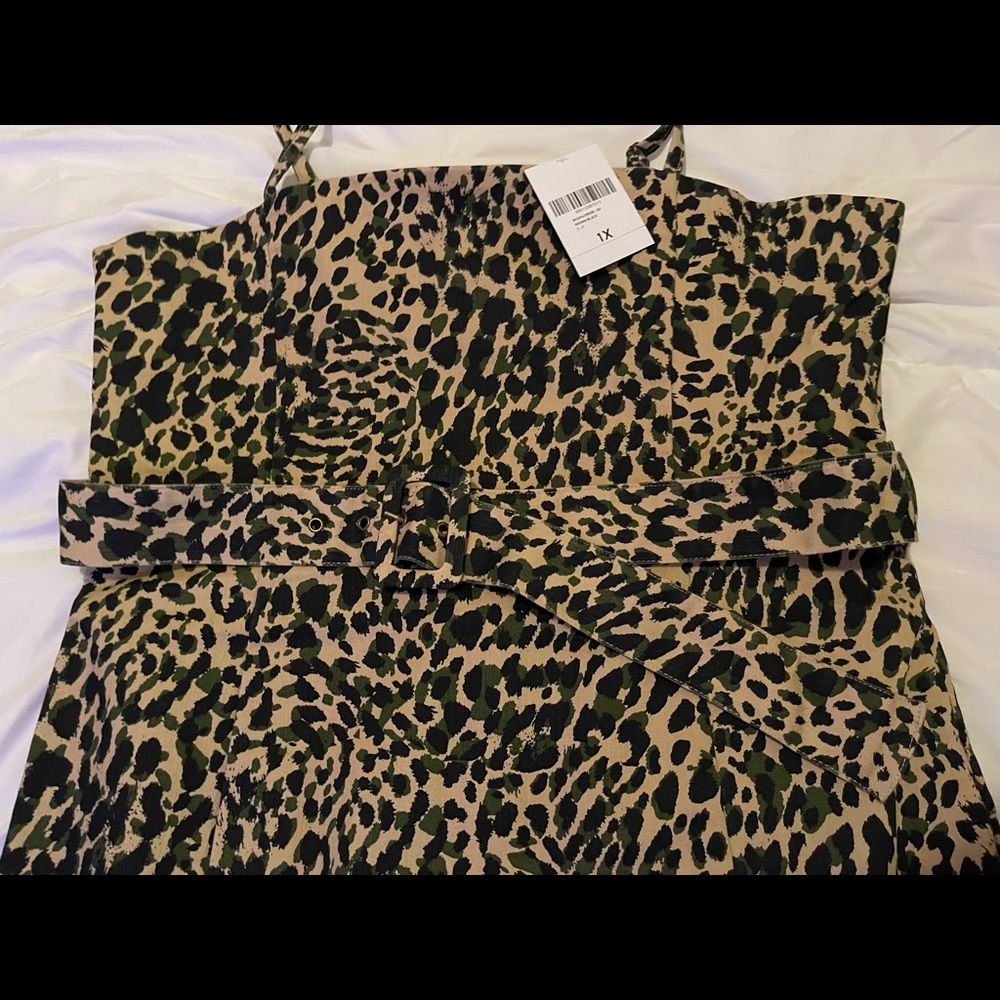 Forever 21 Plus - Picture 3 of 3